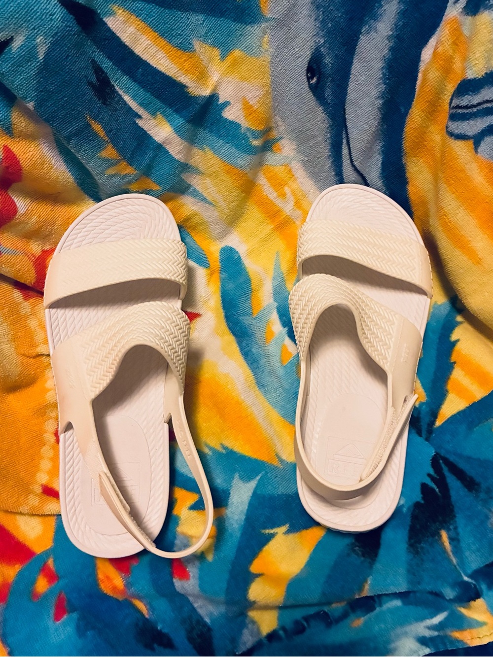 REEF White Platform Slide Sandals - perfect for Rocky beaches & river trips! - Picture 4 of 4